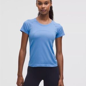 Lululemon Swiftly Tech Short Sleeve 2.0 Race Length in Party Pool EUC Sz 8
